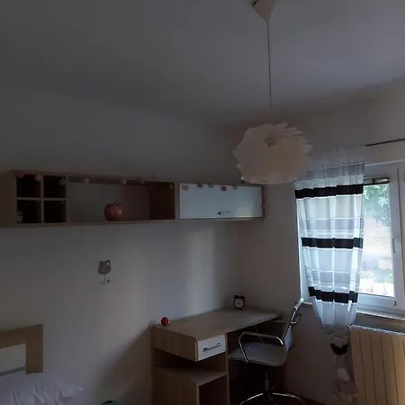 Katarina بودْسْتغانا